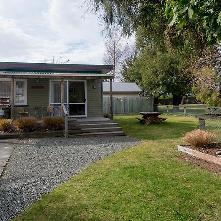 Accommodation Fiordland The Bach - One Bedroom Cottage At 226B Milford Road Te Anau Buitenkant foto