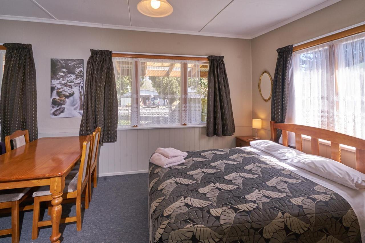 Accommodation Fiordland The Bach - One Bedroom Cottage At 226B Milford Road Te Anau Buitenkant foto